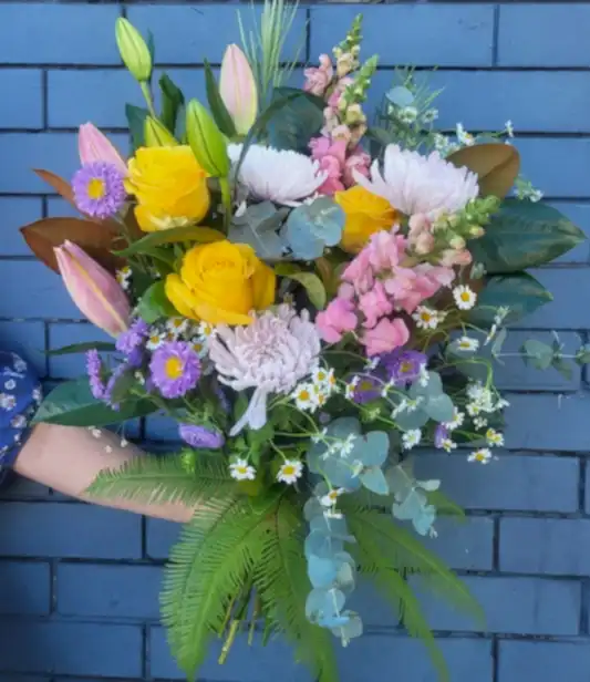FLORIST CHOICE SEASONAL MIX BOUQUET