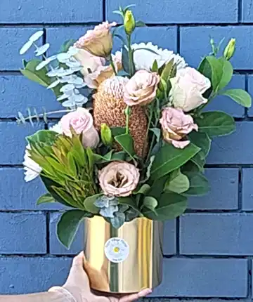 PASTEL PIA ARRANGEMENT