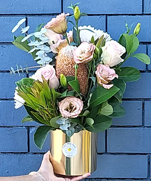 PASTEL PIA ARRANGEMENT