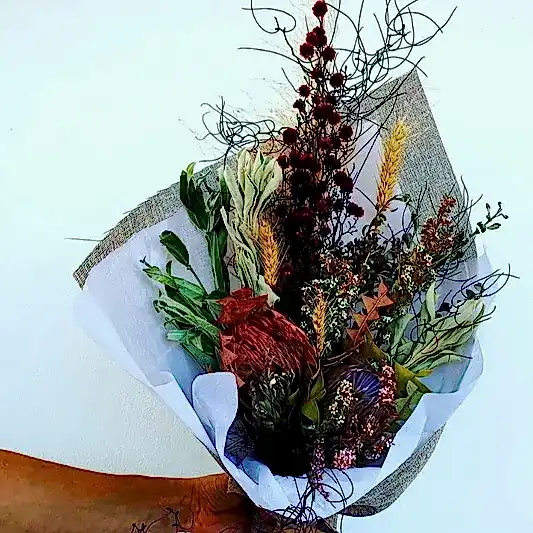 DRIED DAISY BOUQUET
