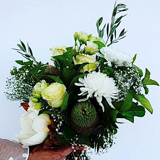 ANGELIC ANJEA White & Green Arrangement