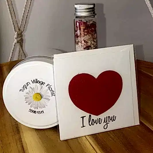CANDLE AND BATH SALT SET