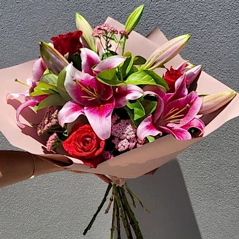LOVELY LOTTIE BOUQUET